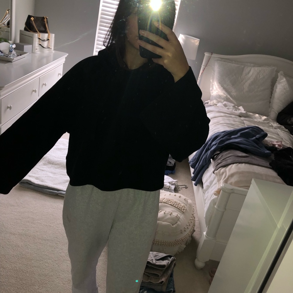 ATHLETA CROPPED HOODIE